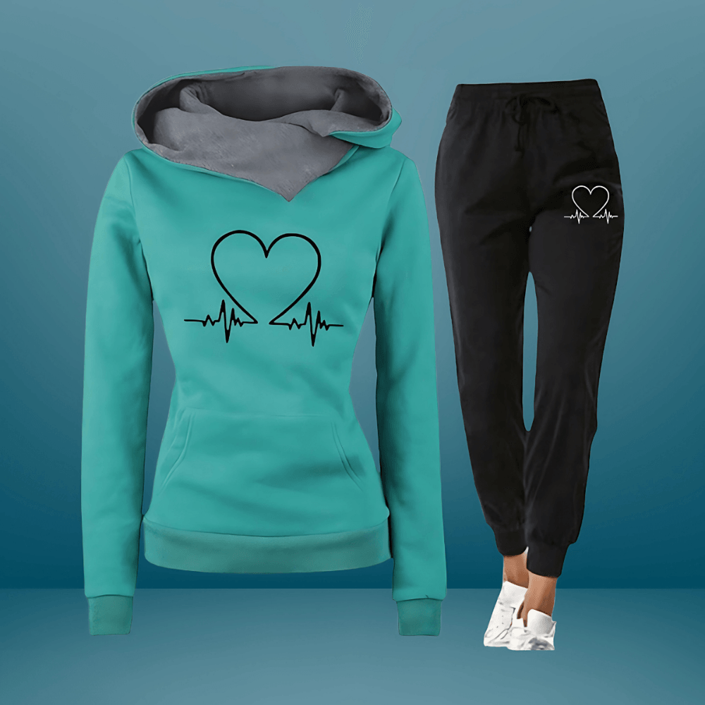 LOVE | Wygodny i pełen miłości dres