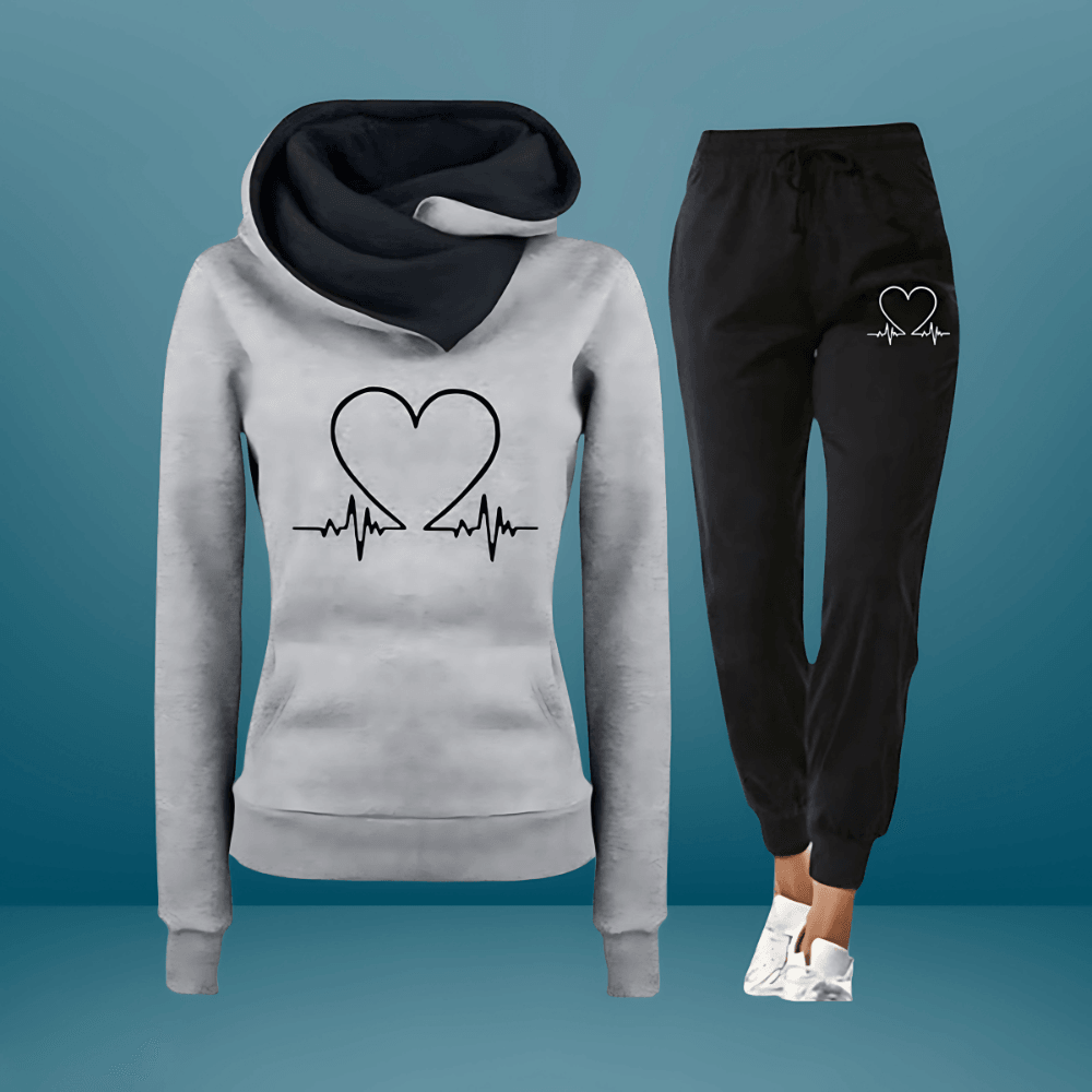 LOVE | Wygodny i pełen miłości dres